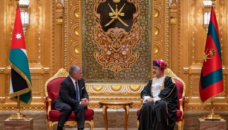 سلطان عمان والعاهل الأردني في لقاء سابق