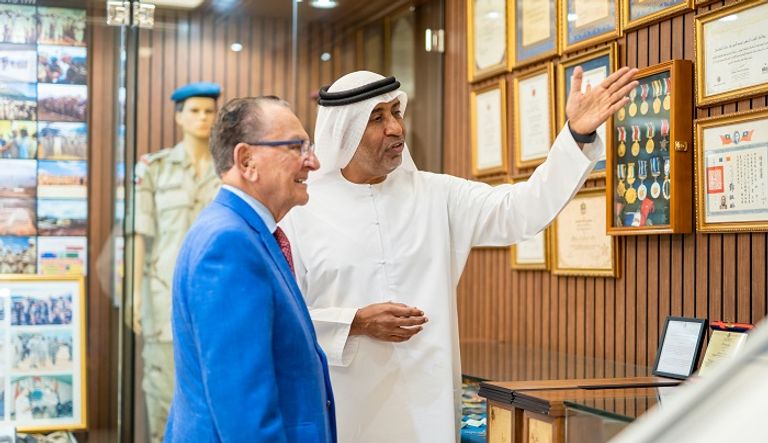 الكتبي مع القاضي فرانك كابريو