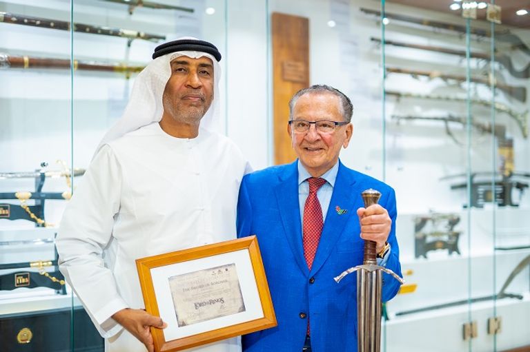 الكتبي مع القاضي فرانك كابريو