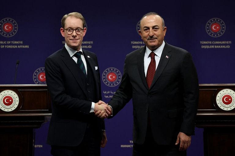وزير الخارجية التركي مولود جاويش أوغلو ونظيره السويدي توبياس بيلستروم