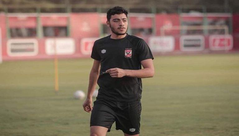 أكرم توفيق لاعب الأهلي المصري