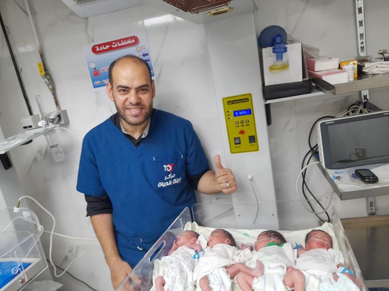 مصرية تضع 4 توائم