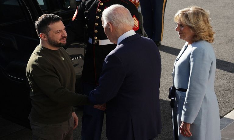 زيلينسكي مع بايدن في واشنطن عناصر من الجيش الروسي - أرشيفية