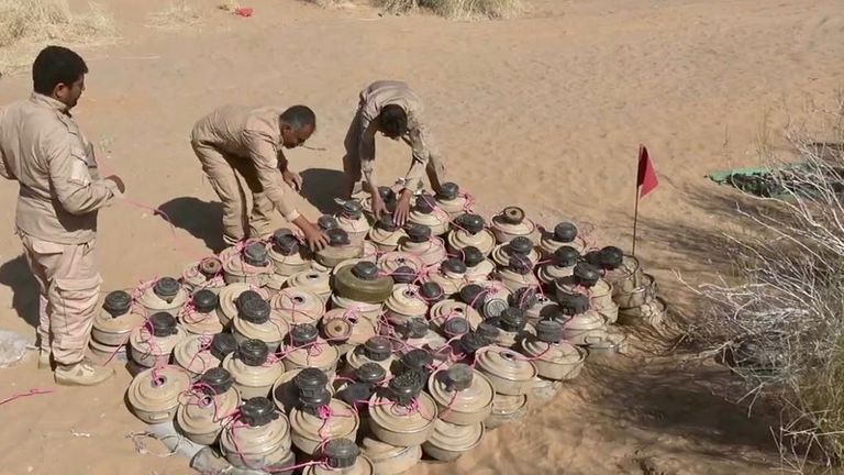 ألغام حوثية تم إبطالها قصف حوثي يستهدف قرى سكنية أطراف أبين - أرشيفية