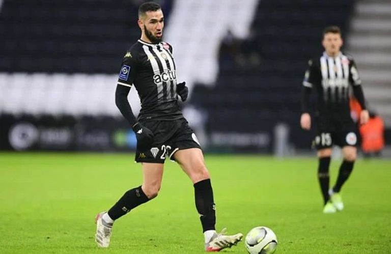 نبيل بن طالب منتخب الجزائر