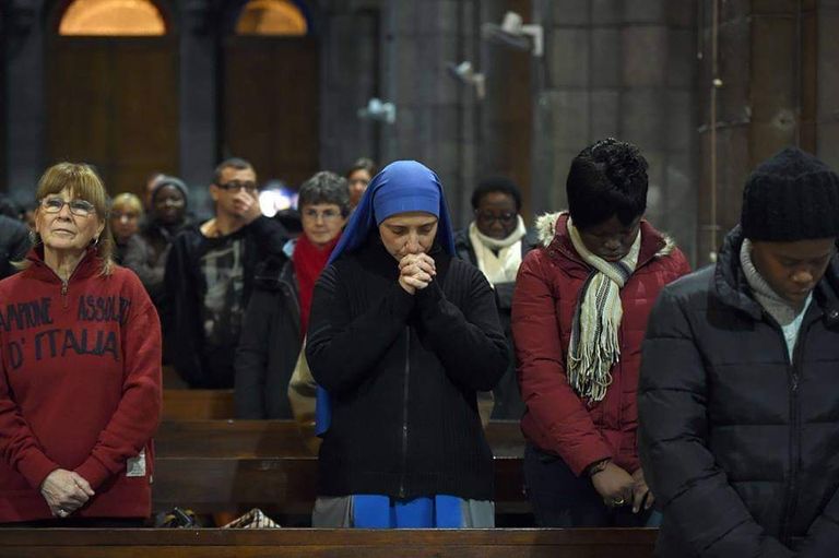 جانب من قداس كاتدرائية القديس فنسون دو بول في تونس