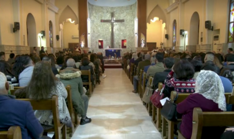 جانب من احتفالات العراقيين بعيد الميلاد