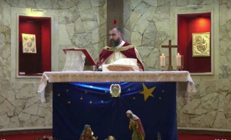 جانب من احتفالات العراقيين بعيد الميلاد