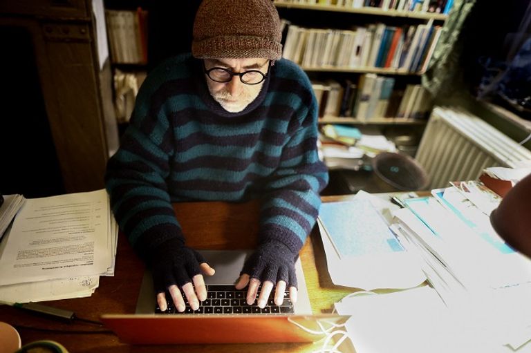 المشروع يعتمد على تدفئة الأجسام لا الجدران