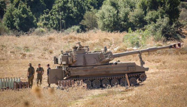 آلية عسكرية في منطقة الحدود مع لبنان -أرشيفية