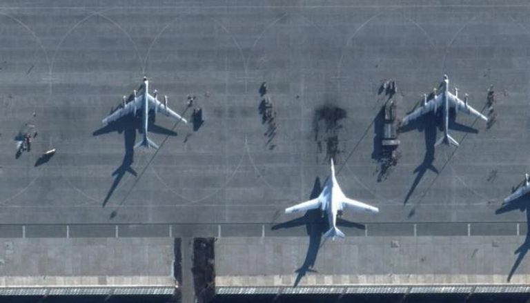 صورة من الأقمار الصناعية لقاعدة إنجلز الجوية التي تعرضت للهجوم