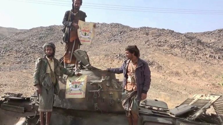 قذيفة تنطلق من عربة تابعة لقوات العمالقة - أرشيفية