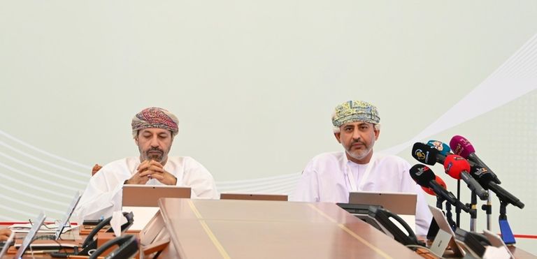 انتخابات سلطنة عمان تمت عبر الهواتف الذكية