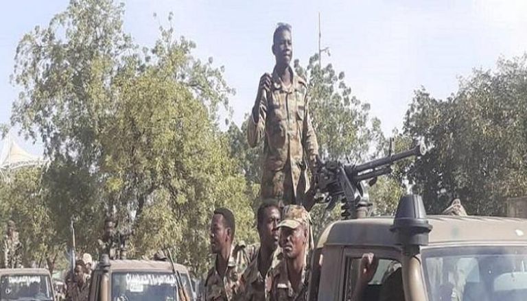عناصر من القوات السودانية في طريقها إلى إقليم دارفور