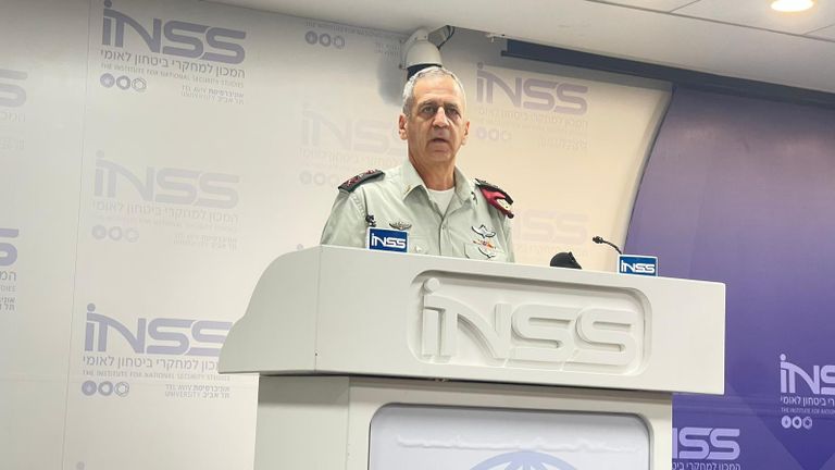 كوخافي خلال كلمته