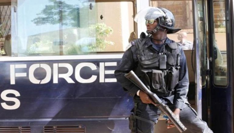 أحد أفراد الأمن في غامبيا