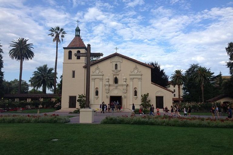 كنيسة سانتا كلارا أحد أماكن السياحة في نابولي السياحة في نابولي…6 أماكن تخطف الأنظار