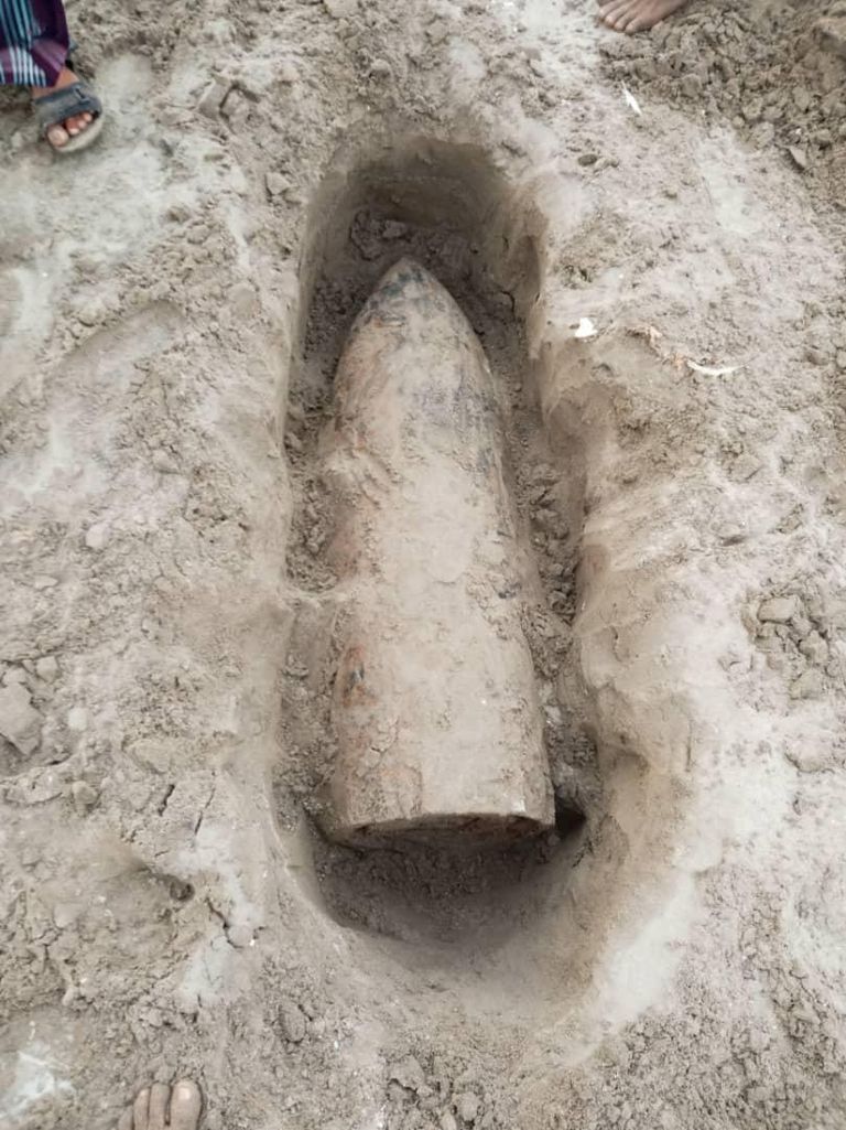 صاروخ حوّله الحوثيون إلى أكبر أنواع الألغام الأرضية باليمن