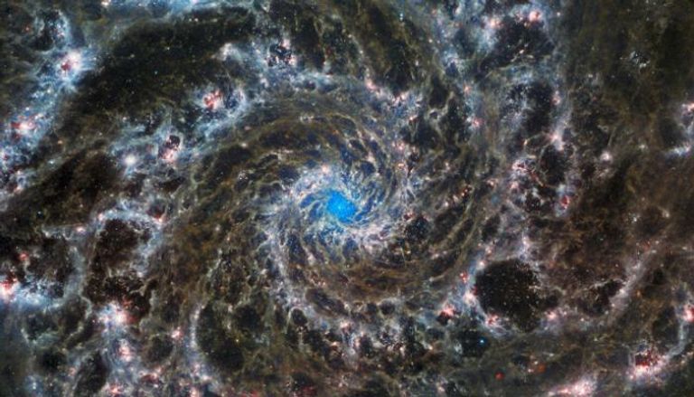 تلسكوب جيمس ويب العملاق