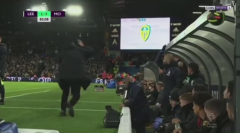 جوارديولا يركض نحو جهاز ليدز