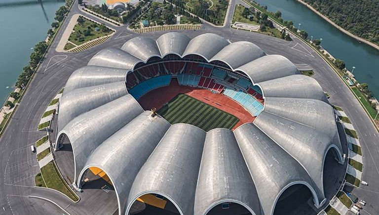 أكبر ملعب في العالم