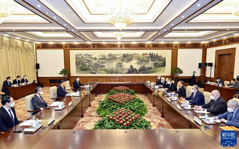 الرئيس الروسي بوتين يتحدث مع نظيره الصيني شي جين بينغ