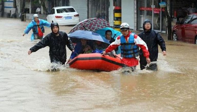 فيضانات وانهيارات أرضية تضرب الفلبين