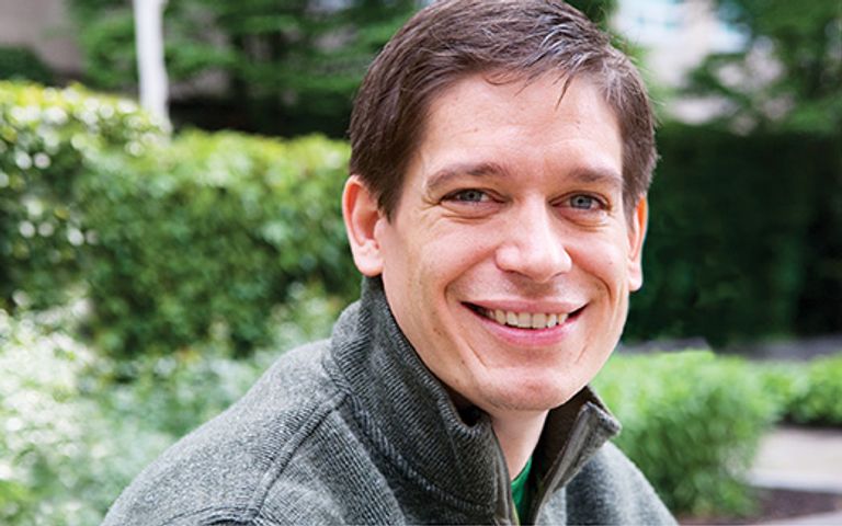 دانيال  كروناور، مدير مختبر التطور الاجتماعي والسلوك بجامعة روكفلر الأميركية