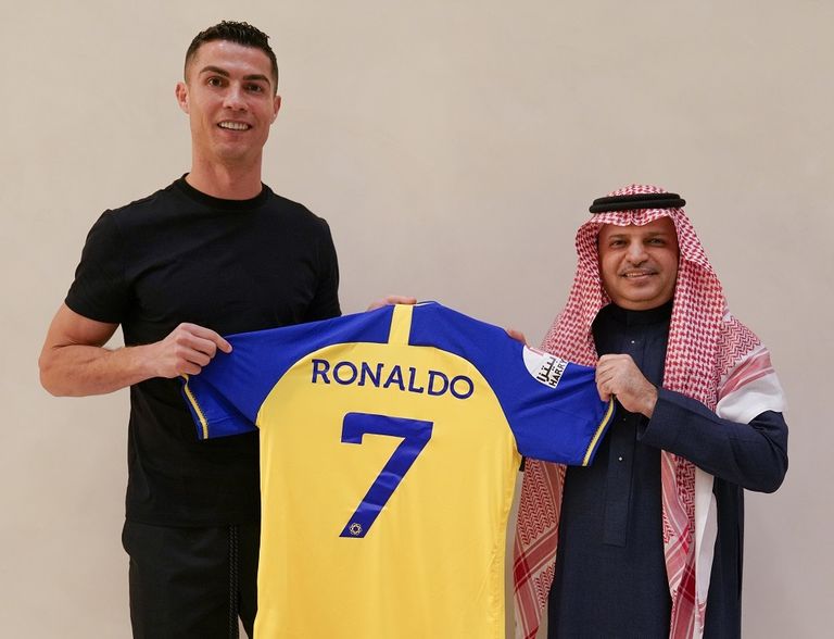 كريستيانو رونالدو ينضم إلى النصر السعودي