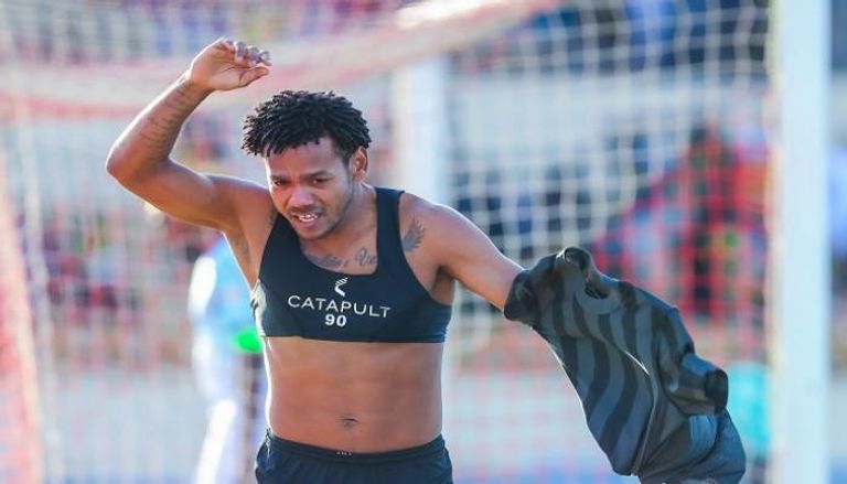 رومارينيو من مباراة الاتحاد وأبها