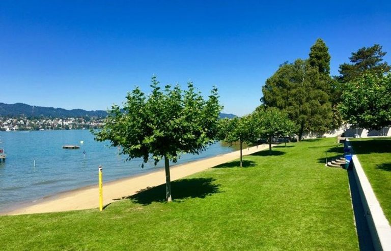 Badi Küsnacht أحد أشهر شواطئ سويسرا شواطئ سويسرا