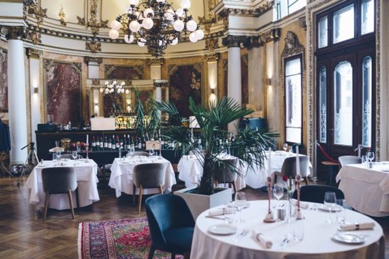 مطعم The Grand Salon فندق Hotel Moskva