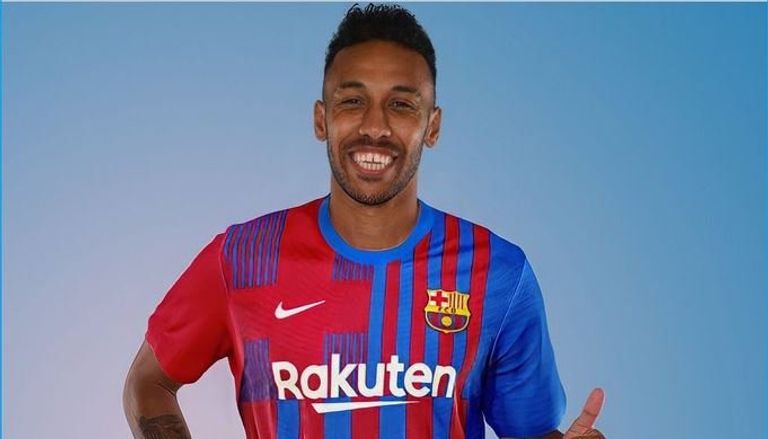 بيير أوباميانج مهاجم برشلونة الجديد البرازيلي داني ألفيس لاعب برشلونة