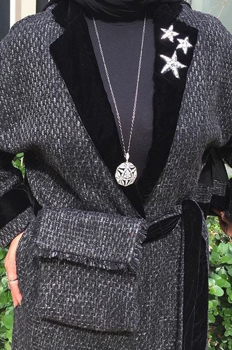 العبايات التويد 2022 موضة عبايات ملونة فخمة 2022