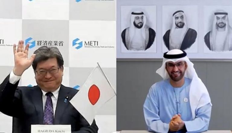 الدكتور سلطان الجابر خلال لقاء افتراضي مع وزير الصناعة الياباني