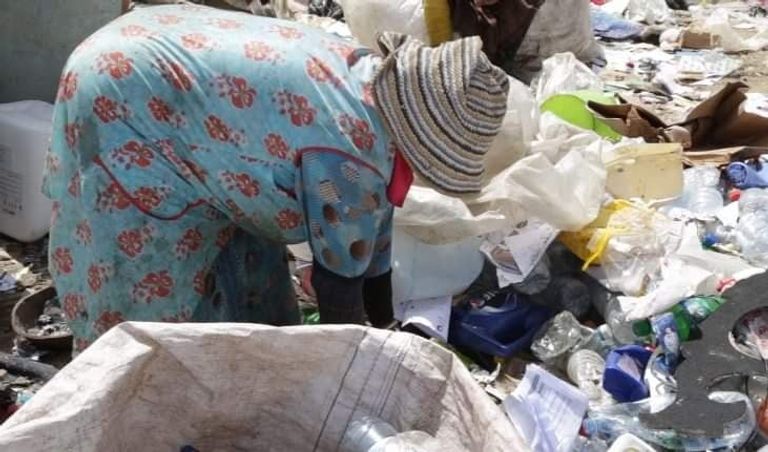 صورة لنباشي القمامة