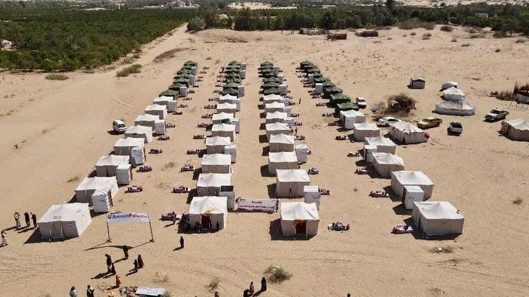 هجوم صاروخي على أحد المخيمات اليمنية