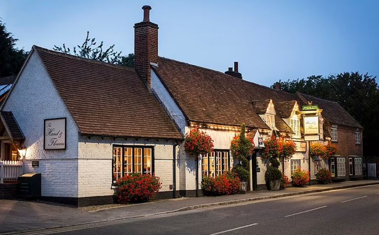 مطعم The Hand & Flowers, Marlow مطعم The Unruly Pig
