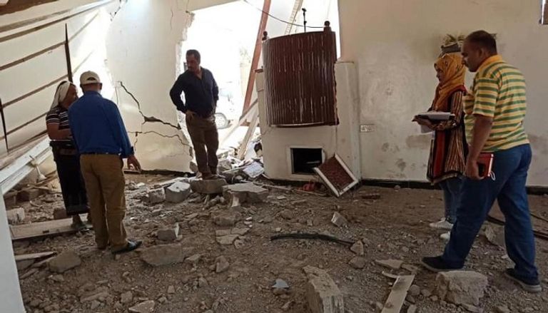 جانب من توثيق اللجنة الوطنية لمنازل فجرها وقصفها الحوثي بالحديدة ومأرب