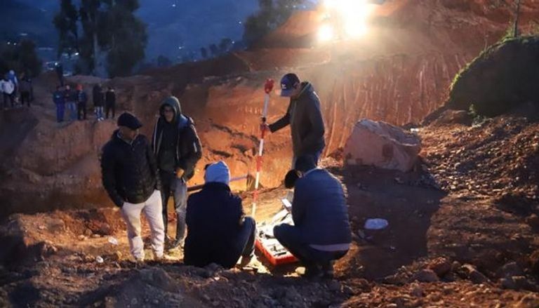 جانب من عمليات الحفر الجارية لإنقاذ الطفل ريان