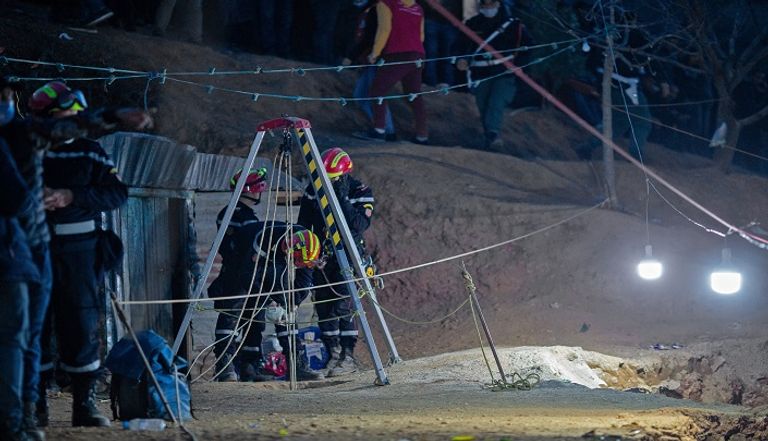 جانب من عملية إنقاذ الطفل المغربي ريان