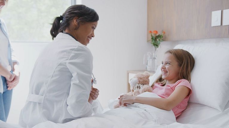 اليوم العالمي لمكافحة السرطان يهدف لتبديد الخرافات حول المرض (أرشيفية)