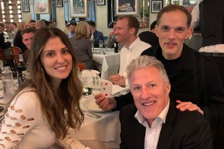 توماس توخيل مع جرانوفسكايا وأحد أعضاء جهازه الفني في عشاء لندن