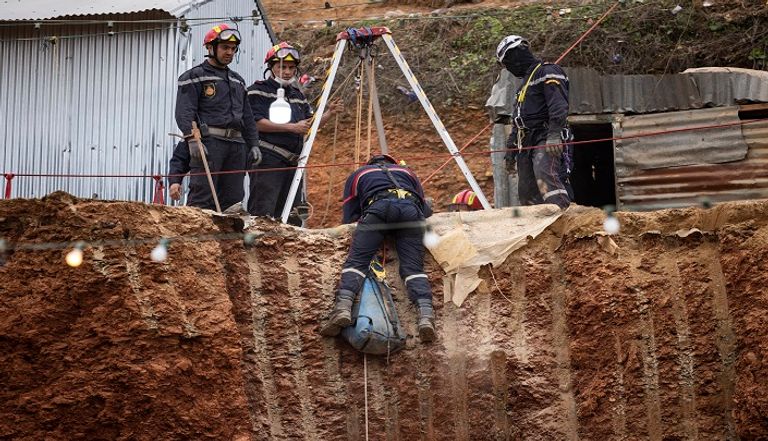 جانب من عمليات إنقاذ الطفل ريان