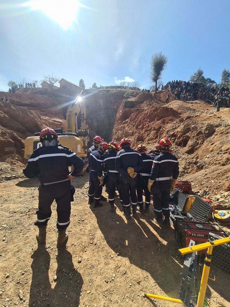 لحظة خروج الطفل ريان من البئر