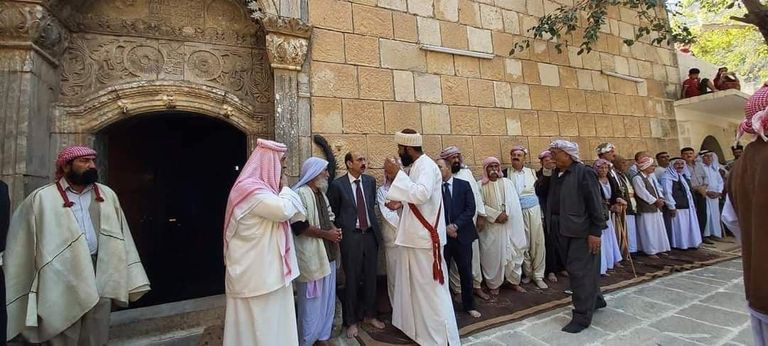 طقوس دينية عند الإيزيدية بإشعال النار عند معبد