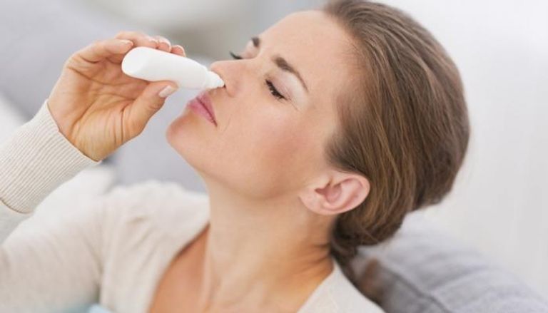 تساعد قطرات الأنف في علاج نزلات البرد وآلام الأذن