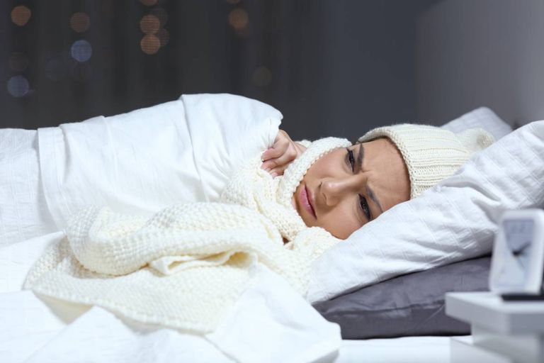القربة الدافئة حيلة فعالة للاسترخاء والنوم