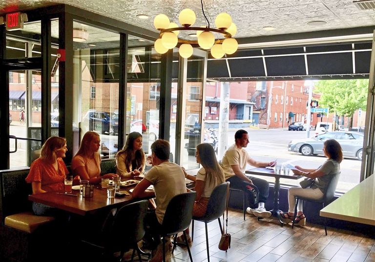 صالات الرياضة المغلقة تزيد فيها احتمالات الإصابة بأوميكرون