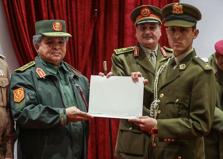 الجيش الليبي يخرج دفعة جديدة من ضباط المدفعية تخير دفعة جديدة من ضباط المدفعية بالجيش اللليبي